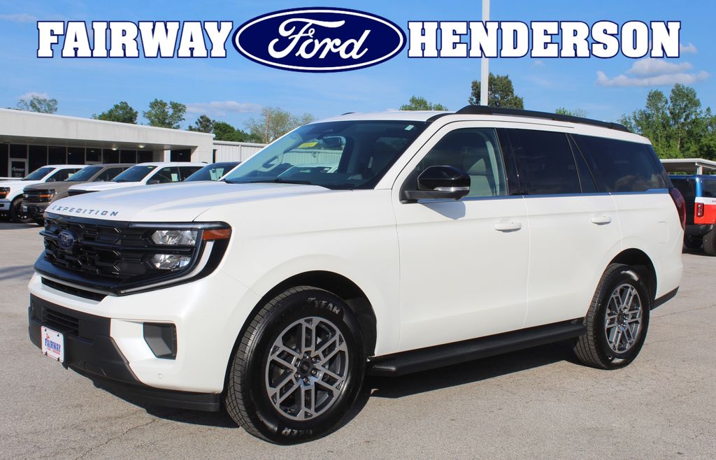 2026 Ford Expedition Active's photo