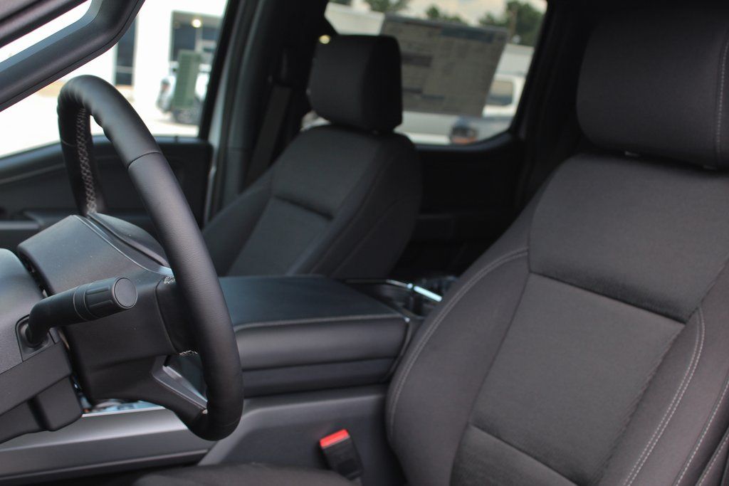 2025 Ford F-150 XLT - Photo 20