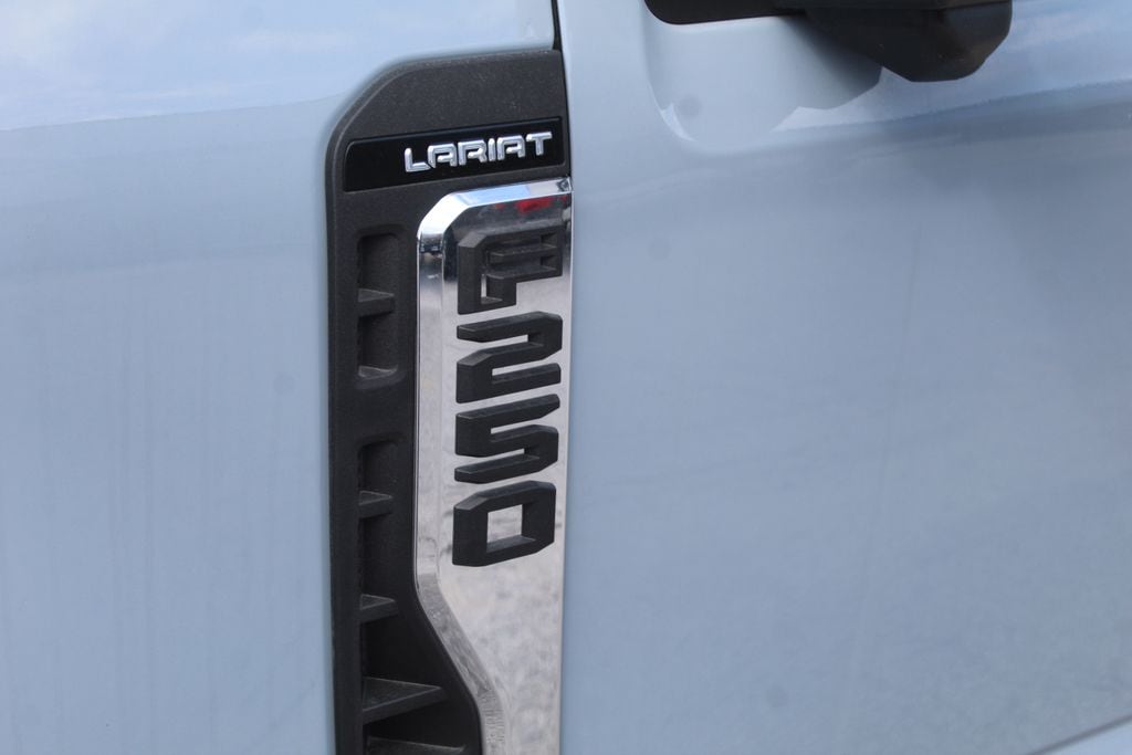 2026 Ford F-250 Super Duty Lariat - Photo 6