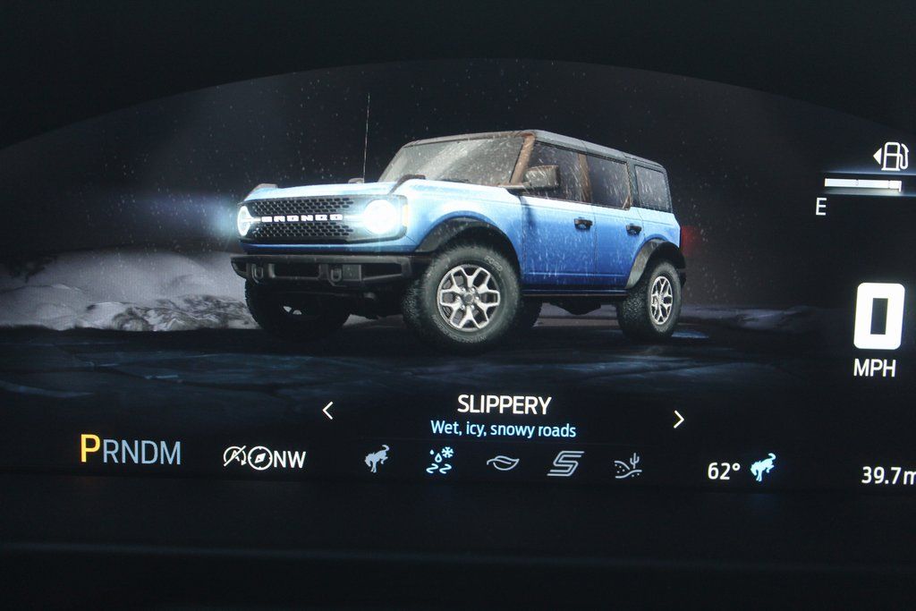 2025 Ford Bronco 2-Door Base - Photo 30