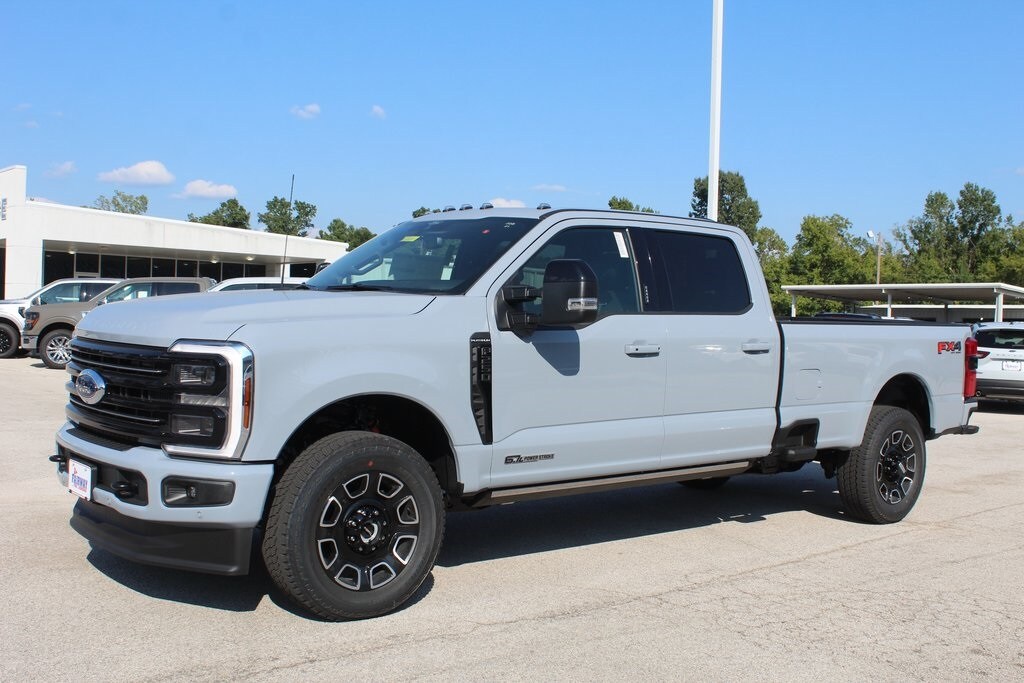 2026 Ford F-250 Platinum photo 3