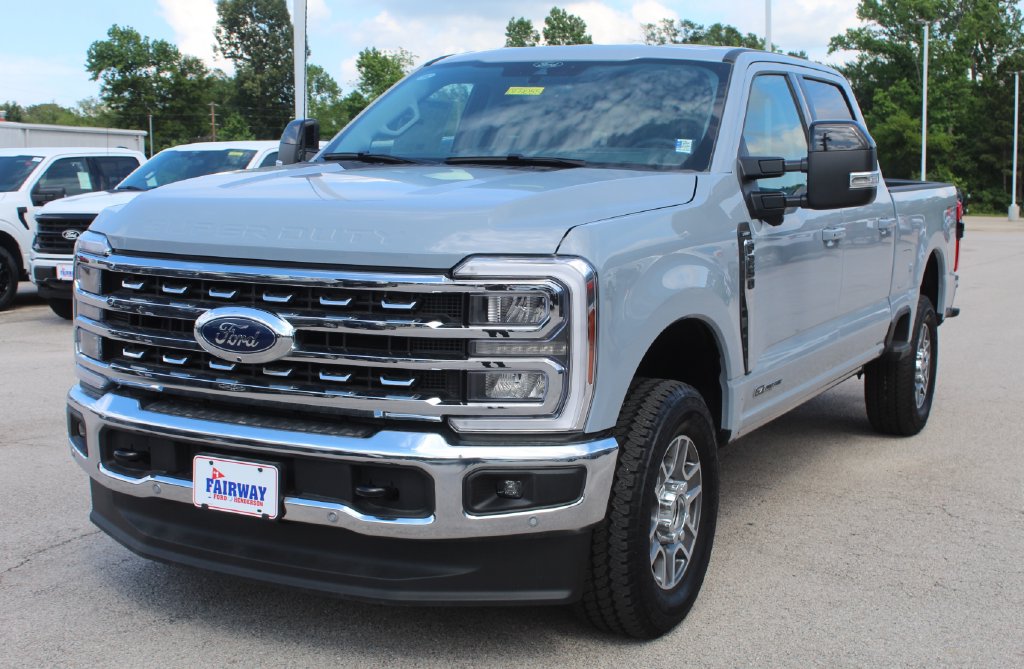 2026 Ford F-250 Super Duty Lariat - Photo 2