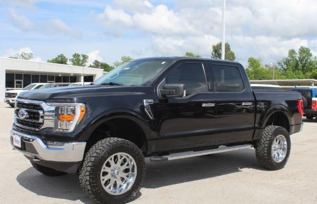 Used 2021 Ford F-150 XLT Crew Cab Truck