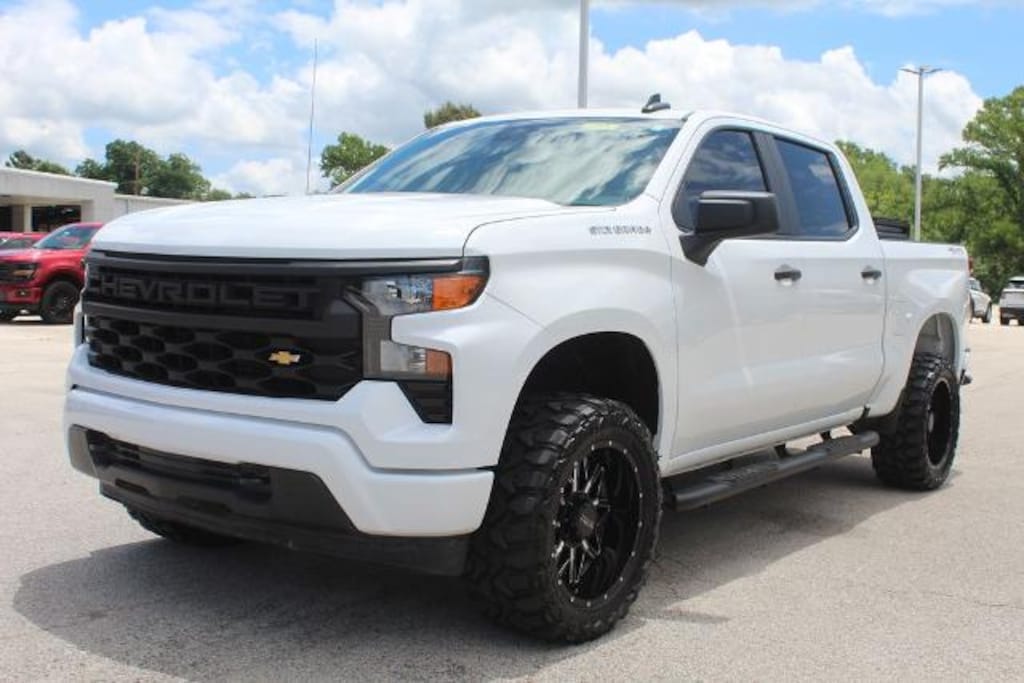 Used 2024 Chevrolet Silverado 1500 Custom Crew Cab Short Bed Truck