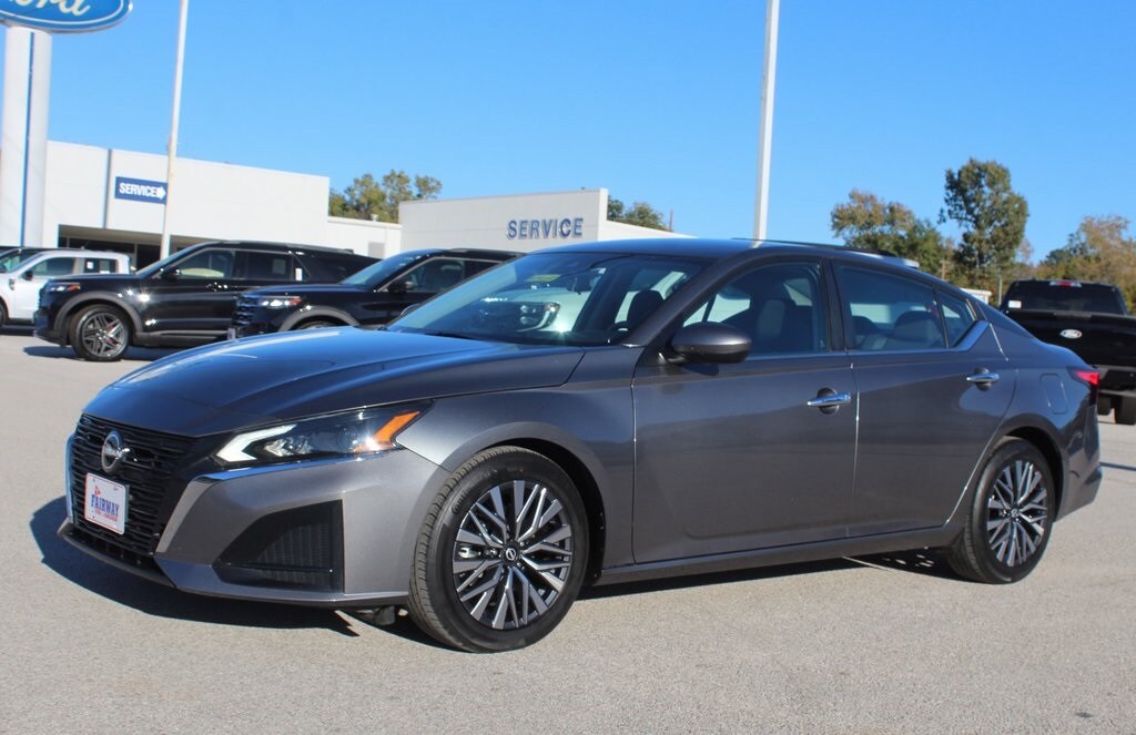 2023 Nissan Altima 2.5 SV photo 2