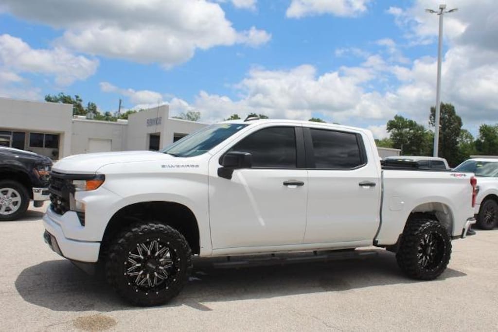 Used 2024 Chevrolet Silverado 1500 Custom Crew Cab Short Bed Truck