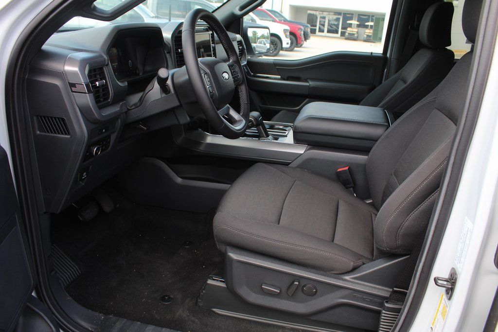 2025 Ford F-150 XLT - Photo 16
