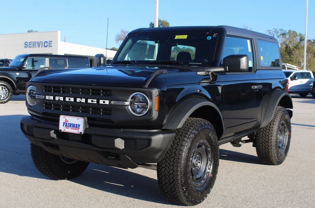 New 2025 Ford Bronco Base SUV