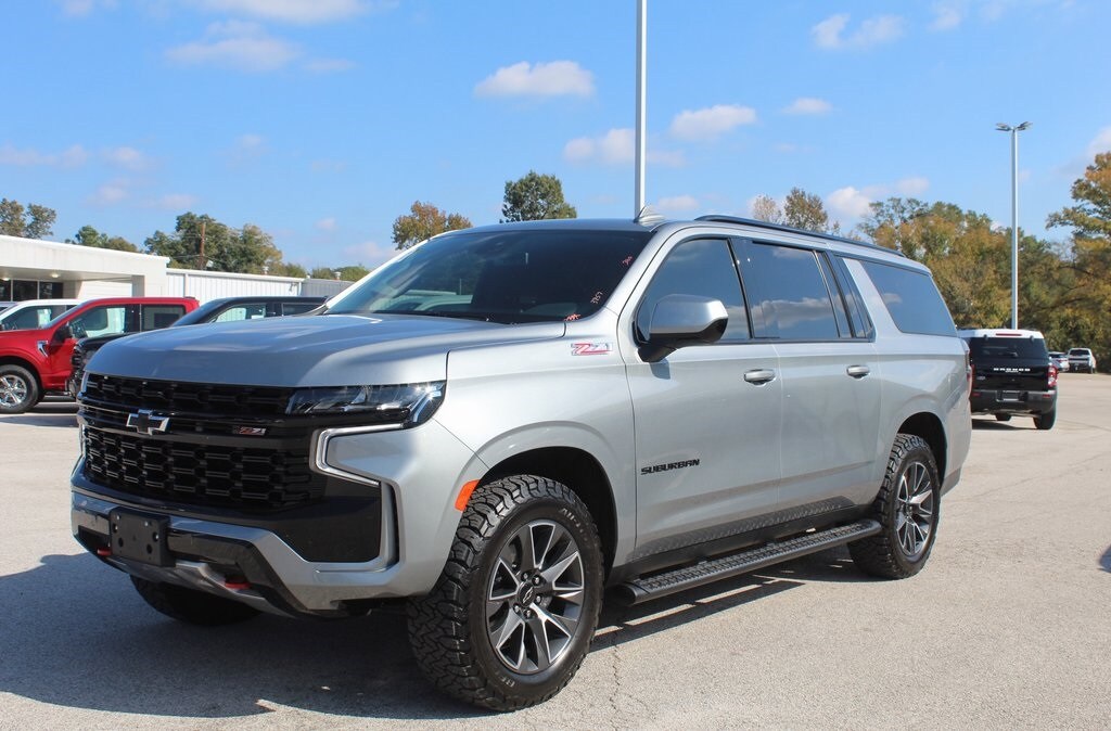 2024 Chevrolet Suburban Z71 photo 2