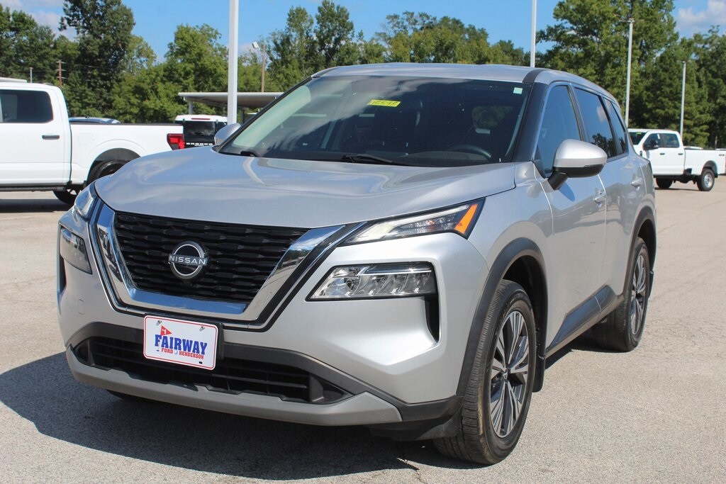 2022 Nissan Rogue SV photo 3