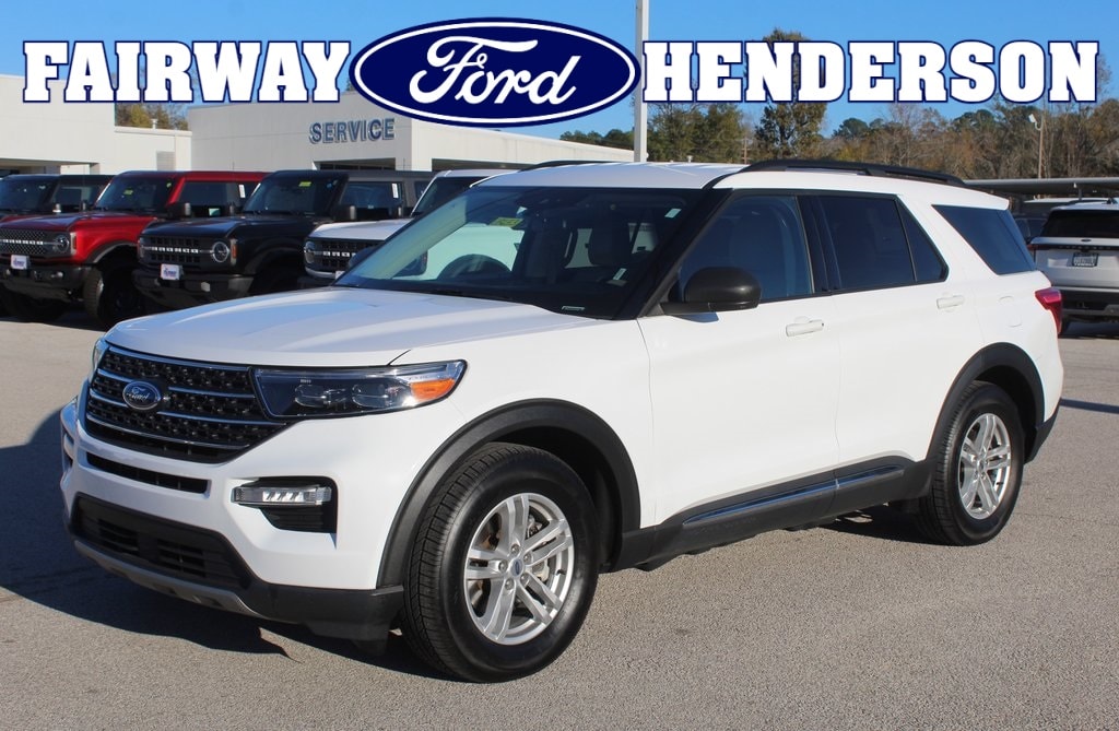 2023 Ford Explorer XLT's photo