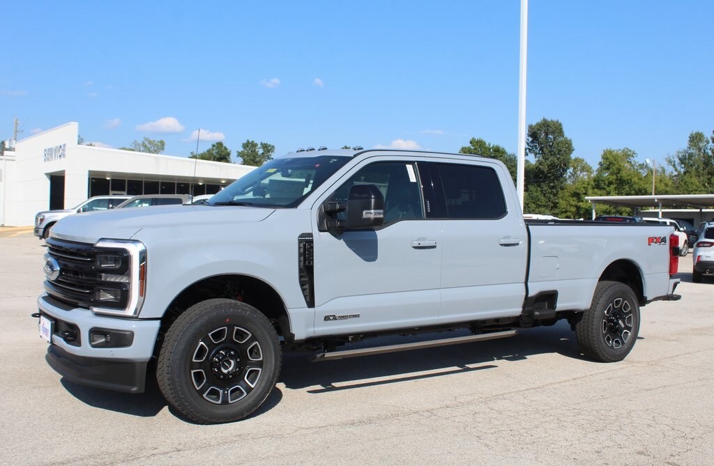 2026 Ford F-250 Platinum photo 2