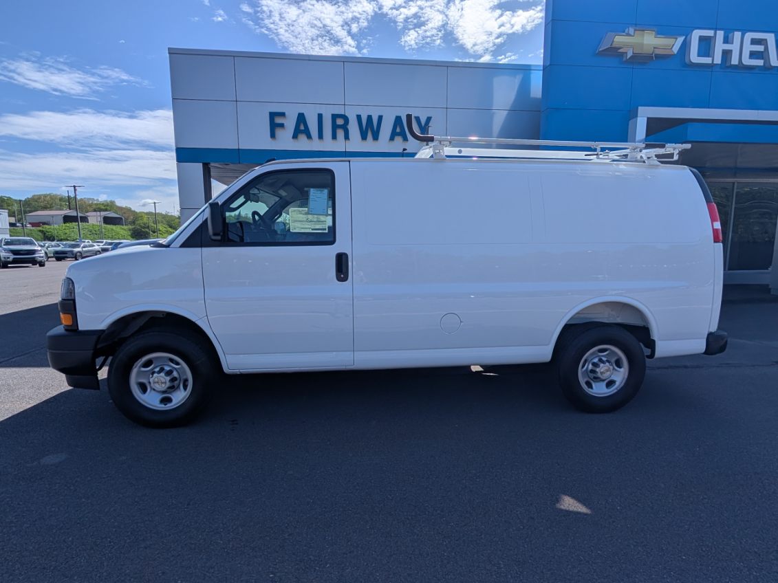 2025 Chevrolet Express Cargo 2500 Van photo 2