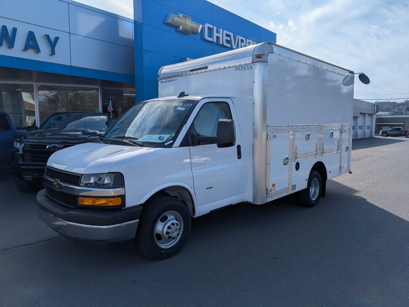 2024 Chevrolet Express Cutaway Base's photo