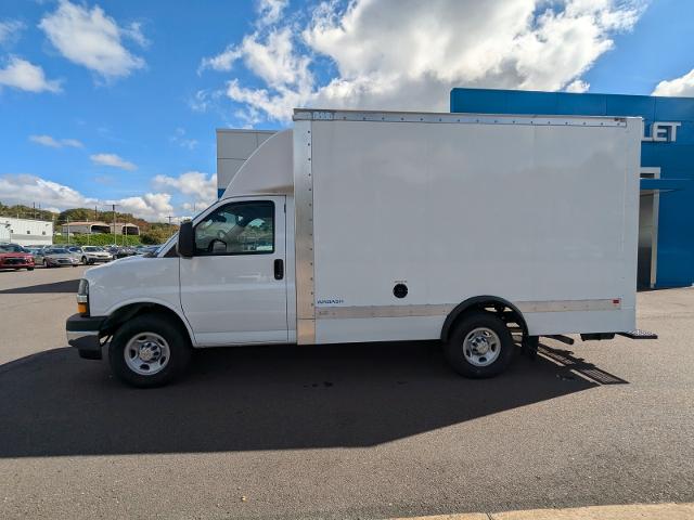 2024 Chevrolet Express 3500 Cutaway Van photo 2