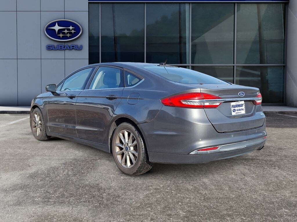 Used 2017 Ford Fusion SE Sedan