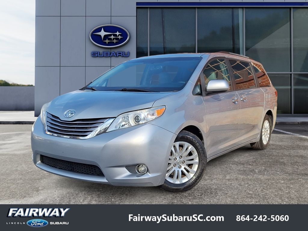 Used 2016 Toyota Sienna XLE Passenger Van