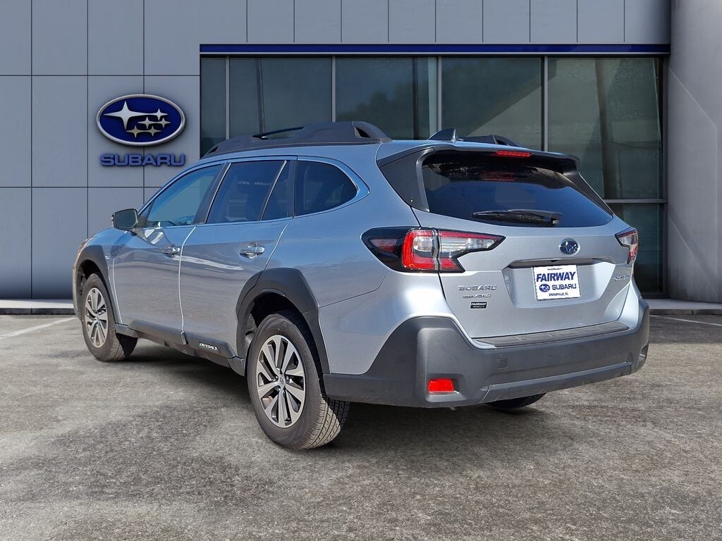 Used 2025 Subaru Outback Premium SUV