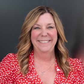 Staff member Amy Peeler from 8feb50763e53
