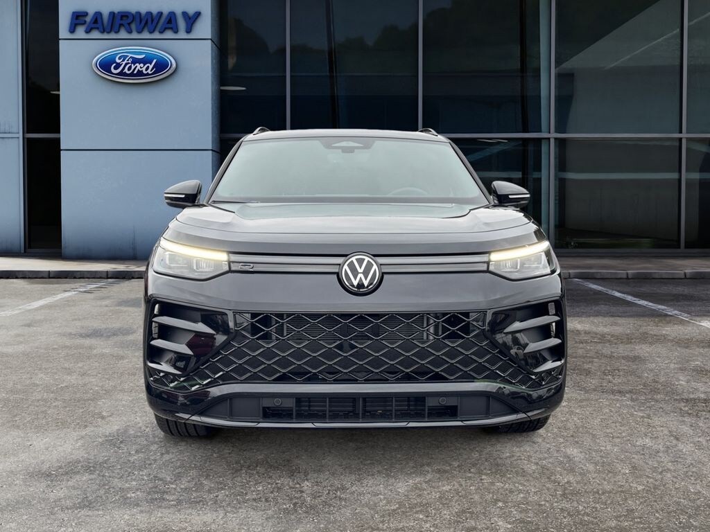 Used 2025 Volkswagen Tiguan SE R-Line Black Sport Utility