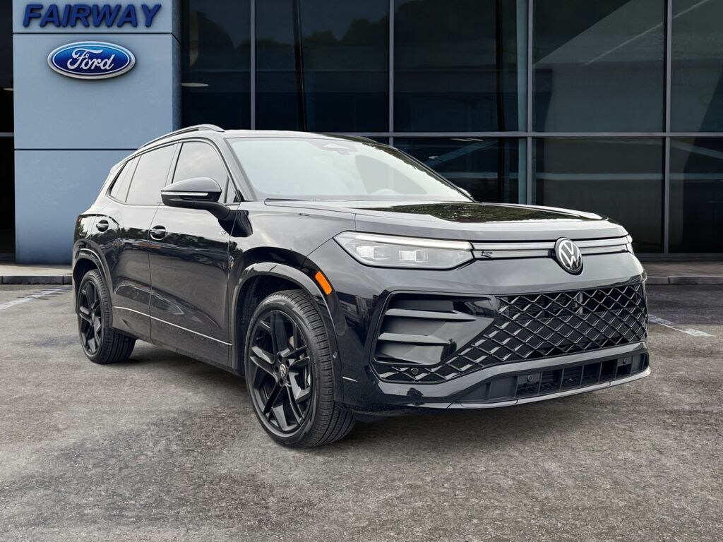 Used 2025 Volkswagen Tiguan SE R-Line Black Sport Utility