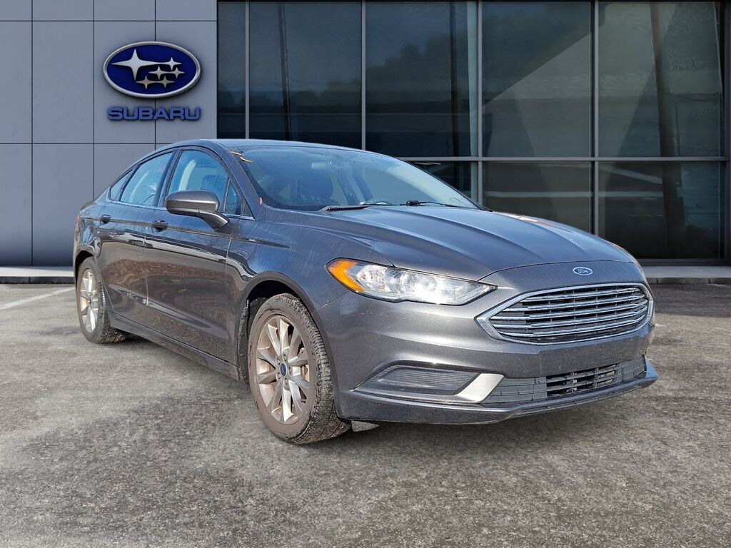 Used 2017 Ford Fusion SE Sedan