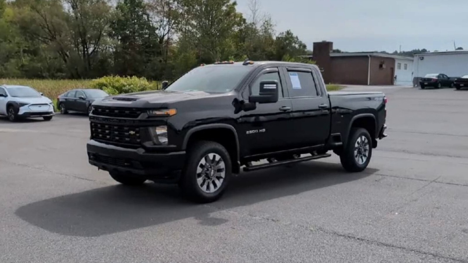 2021 Chevrolet Silverado Custom photo 4