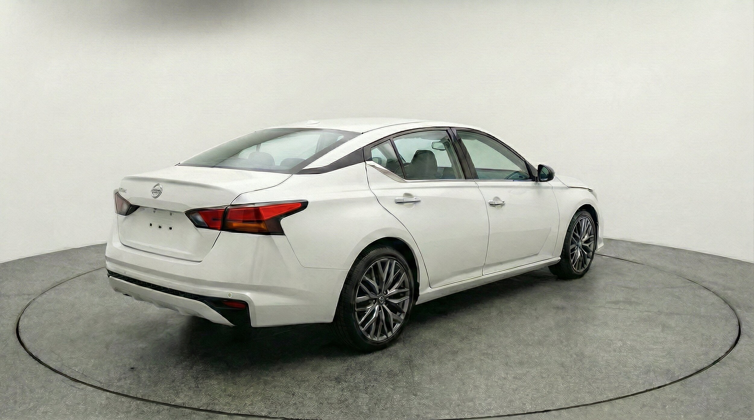 Thumbnail: 2025 Nissan Altima - 9