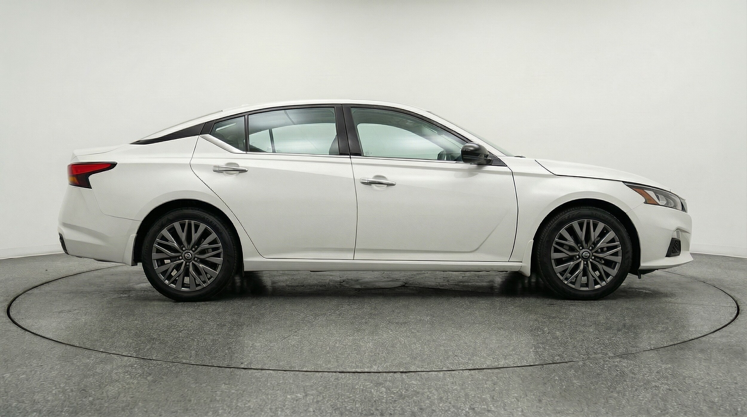 Thumbnail: 2025 Nissan Altima - 8