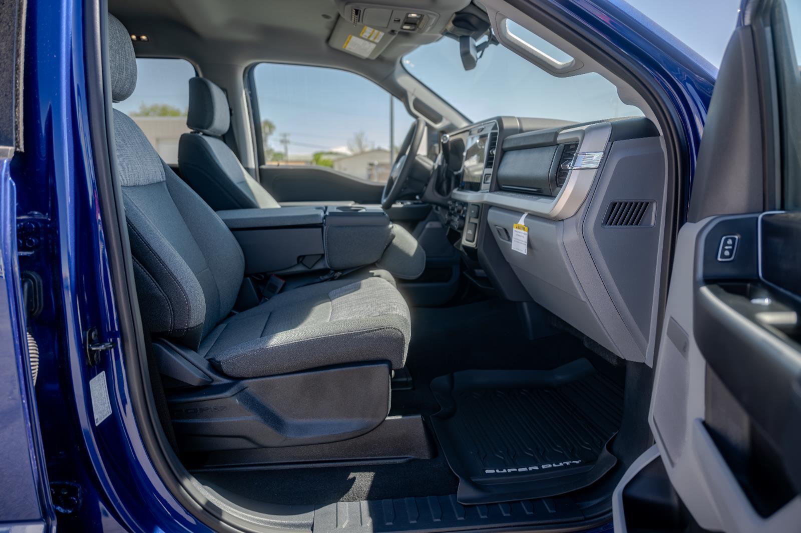 2026 Ford F-350 Super Duty XLT - Photo 12