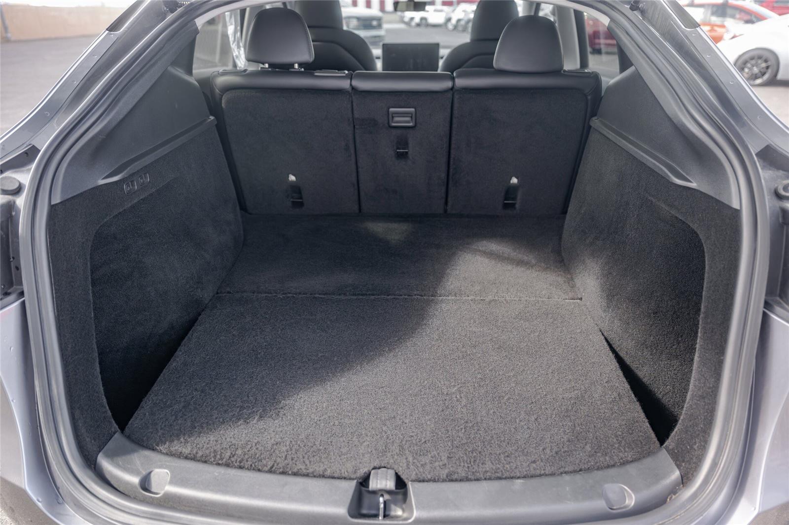 2024 Tesla Model Y Long Range - Photo 12