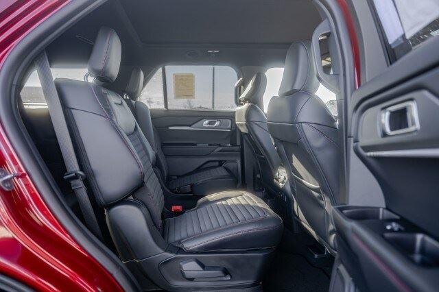 2026 Ford Explorer ST-Line - Photo 12
