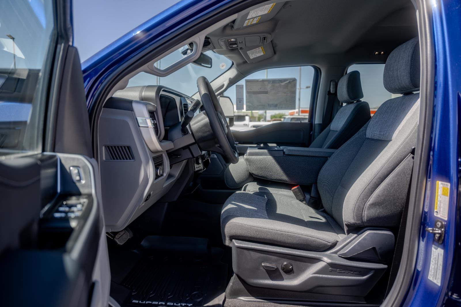 2026 Ford F-350 Super Duty XLT - Photo 9