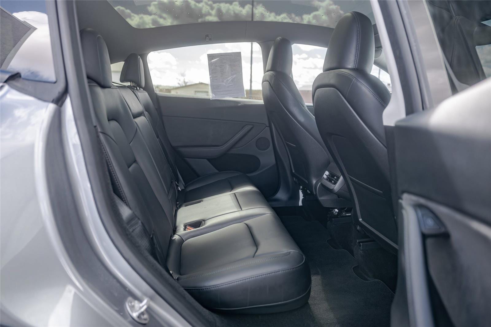 2024 Tesla Model Y Long Range - Photo 13