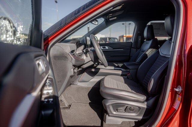 2026 Ford Explorer ST-Line - Photo 9