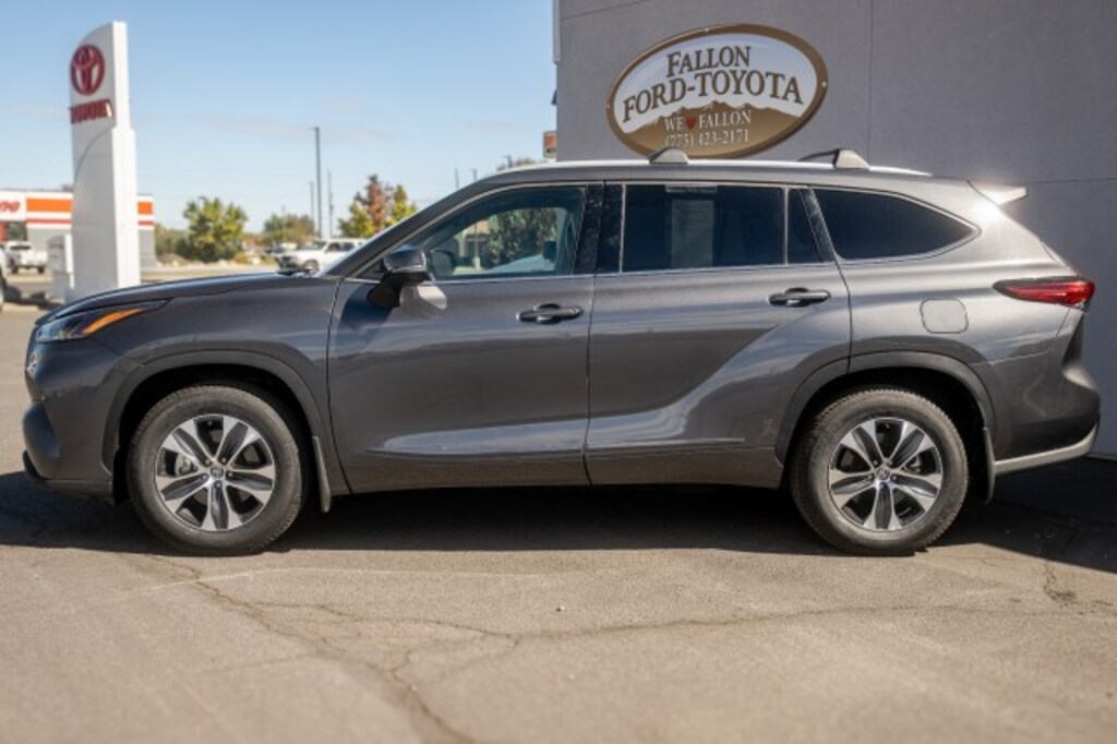 Used 2022 Toyota Highlander XLE SUV