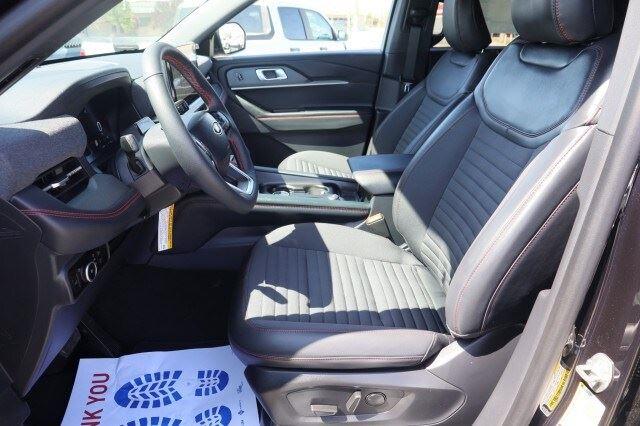 2025 Ford Explorer ST-Line - Photo 8