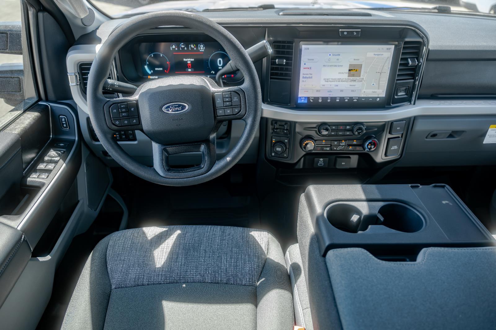 2026 Ford F-350 Super Duty XLT - Photo 13