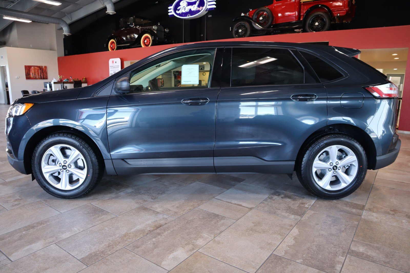 2024 Ford Edge SE photo 4