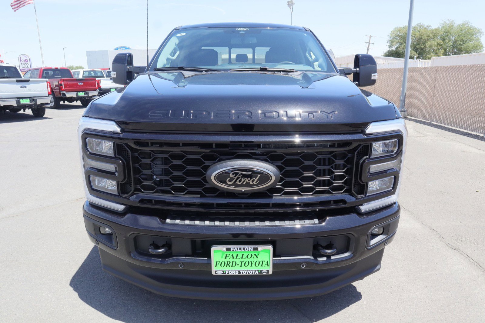 2025 Ford F-250 Lariat photo 2