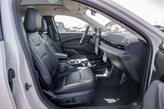 2025 Ford Mustang Mach-E Premium - Photo 13
