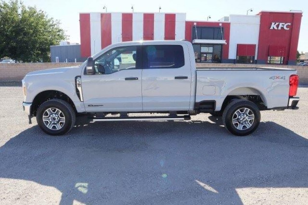 New 2025 Ford Super Duty F-350 XLT Truck