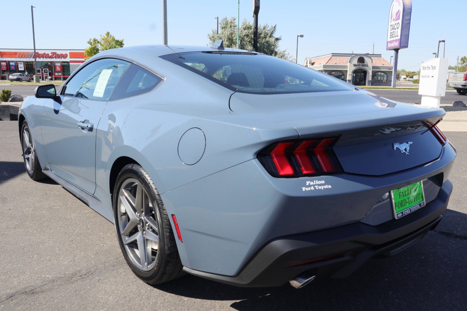 2025 Ford Mustang EcoBoost photo 4