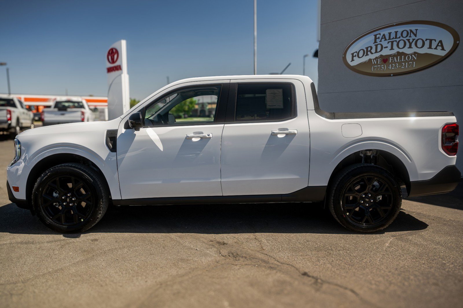 2025 Ford Maverick Lariat photo 2