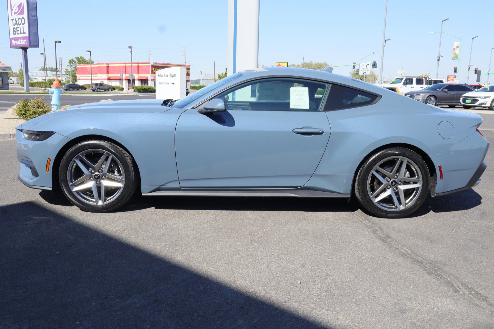 2025 Ford Mustang EcoBoost photo 3