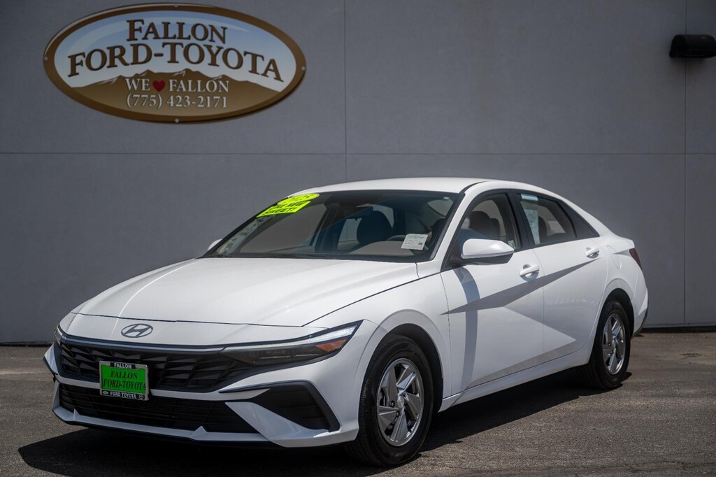 Used 2025 Hyundai Elantra SE Car