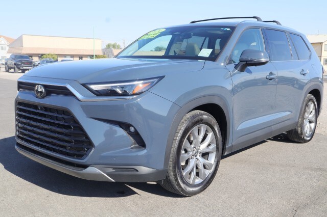 2024 Toyota Grand Highlander Limited photo 2