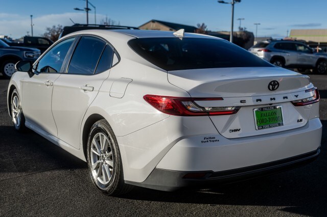 2025 Toyota Camry LE photo 3