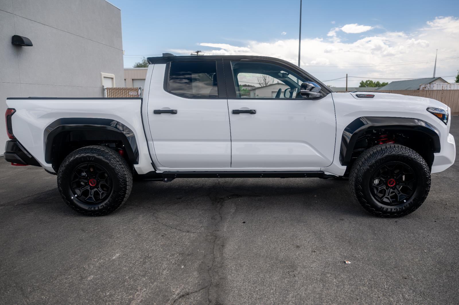 2026 Toyota Tacoma TRD Pro - Photo 7