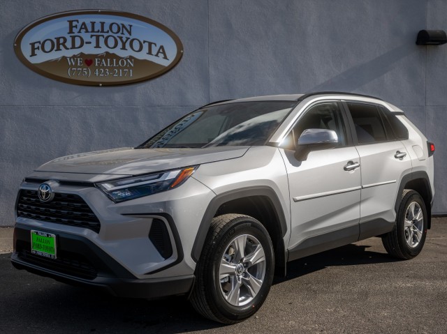 2025 Toyota RAV4 XLE's photo